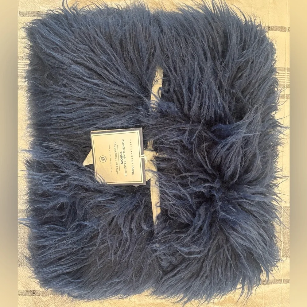 Pottery Barn Dorm Faux‎ Mongolian Fur Throw